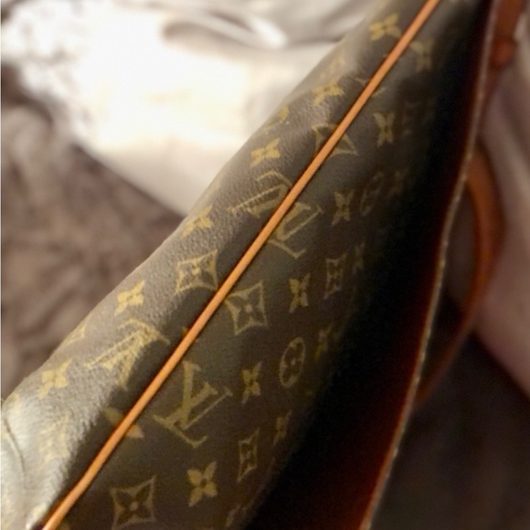 Louis Vuitton Monogram Musette Salsa GM - Picture 5 of 11